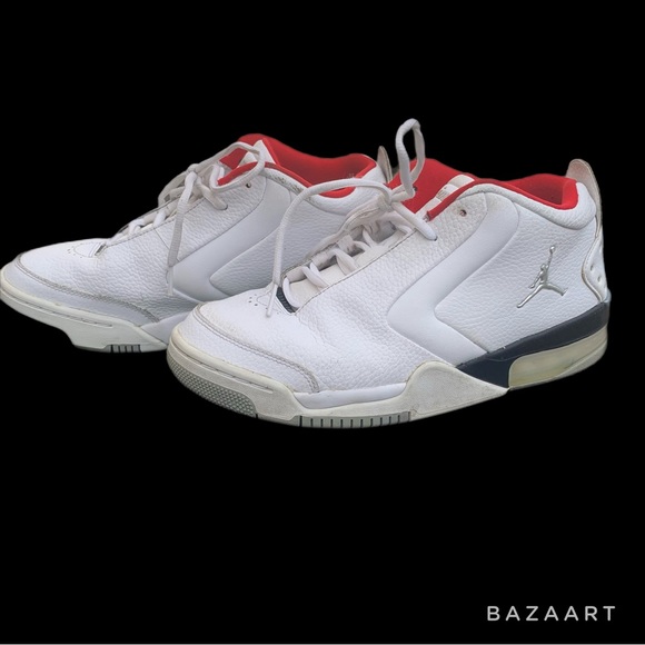 Michael Jordan Big Fund white, silver and red bball kicks💫 size 9 mens. - Picture 7 of 13